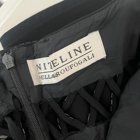 Black evening gown with embellishments - Picture 8 of 8